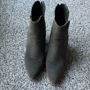 Vince Camuto Women's Ankle Boots - olive green